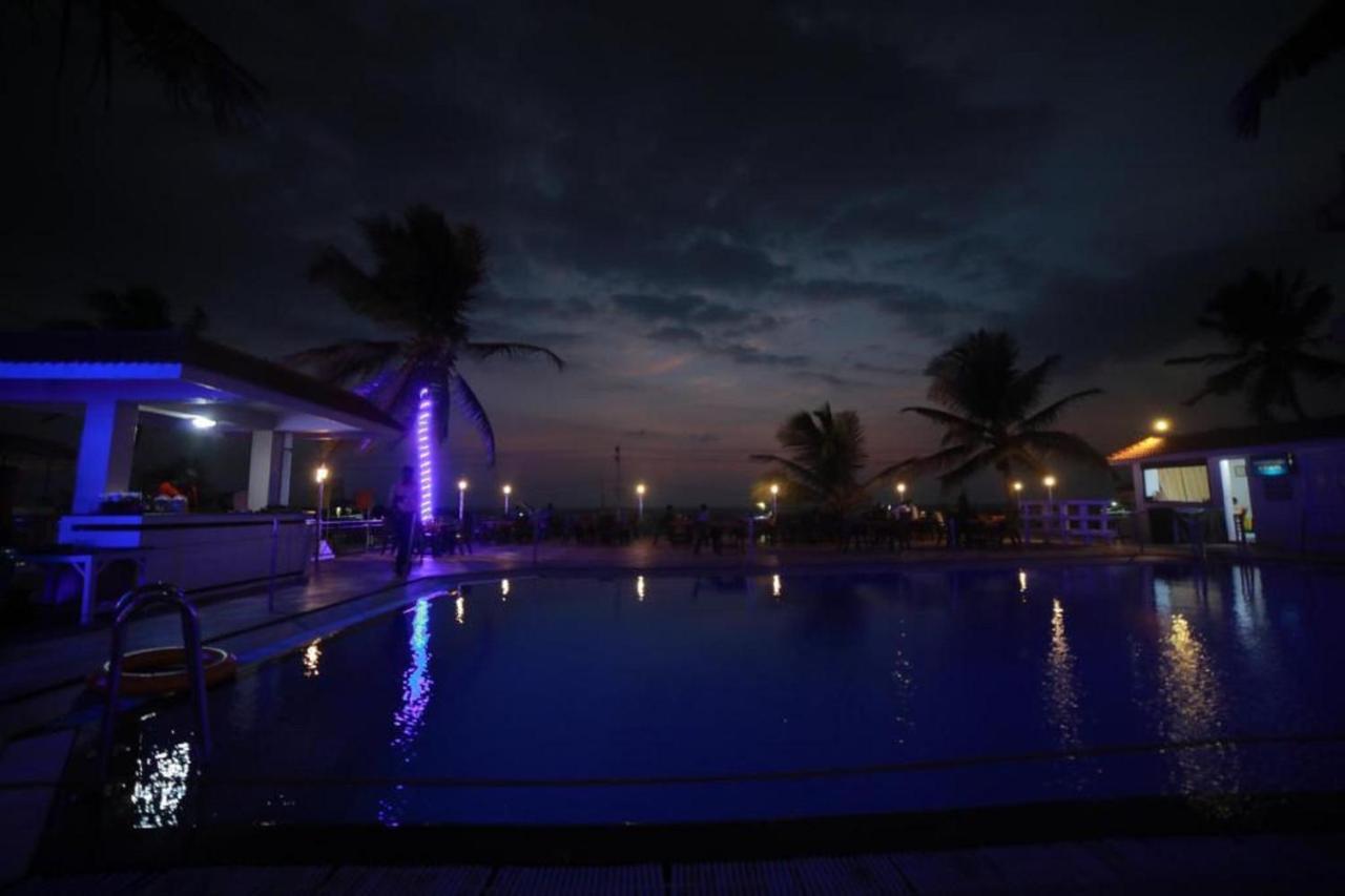 Seaface Beach Resort Kovalam Bagian luar foto
