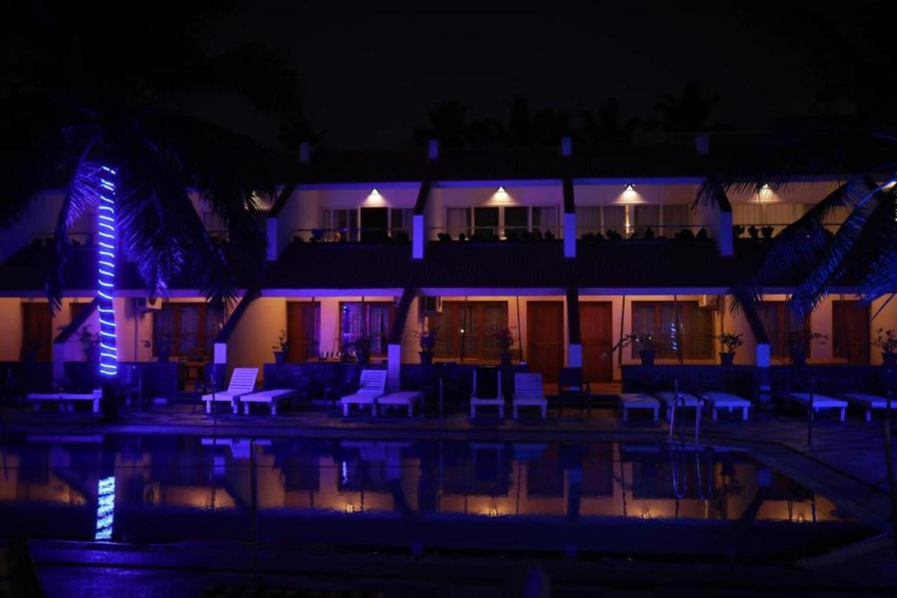 Seaface Beach Resort Kovalam Bagian luar foto